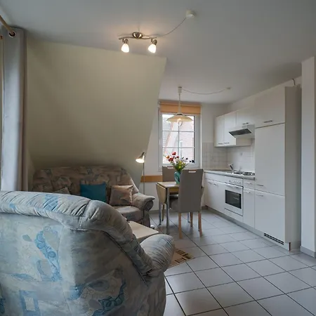 Anny 3 Apartment *